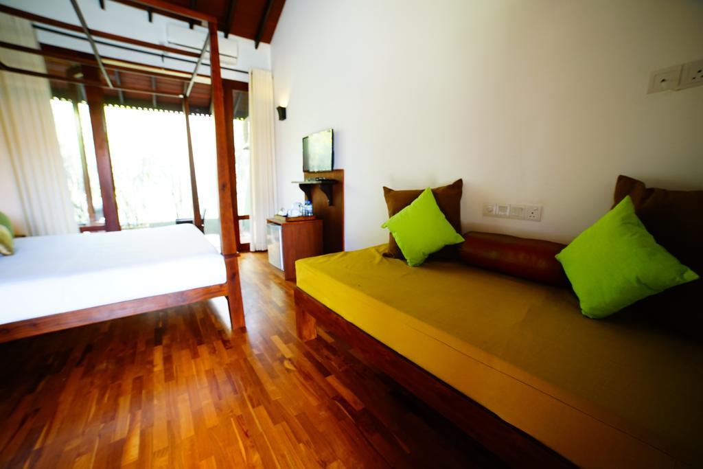 Lespri Grand Hotel Negombo Phòng bức ảnh