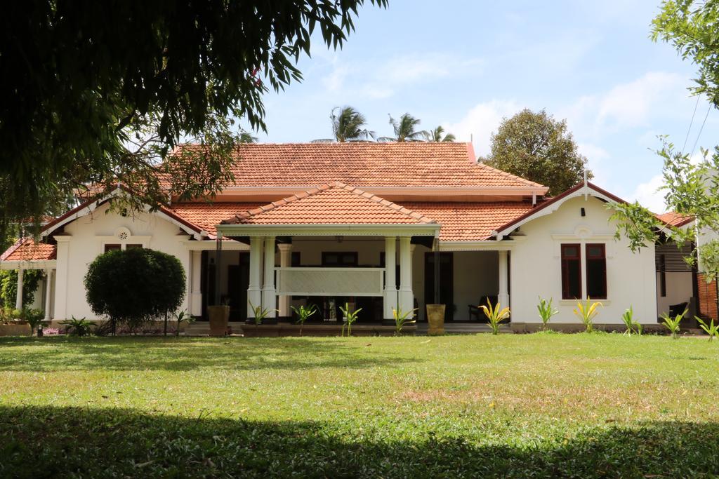 Lespri Grand Hotel Negombo Ngoại thất bức ảnh