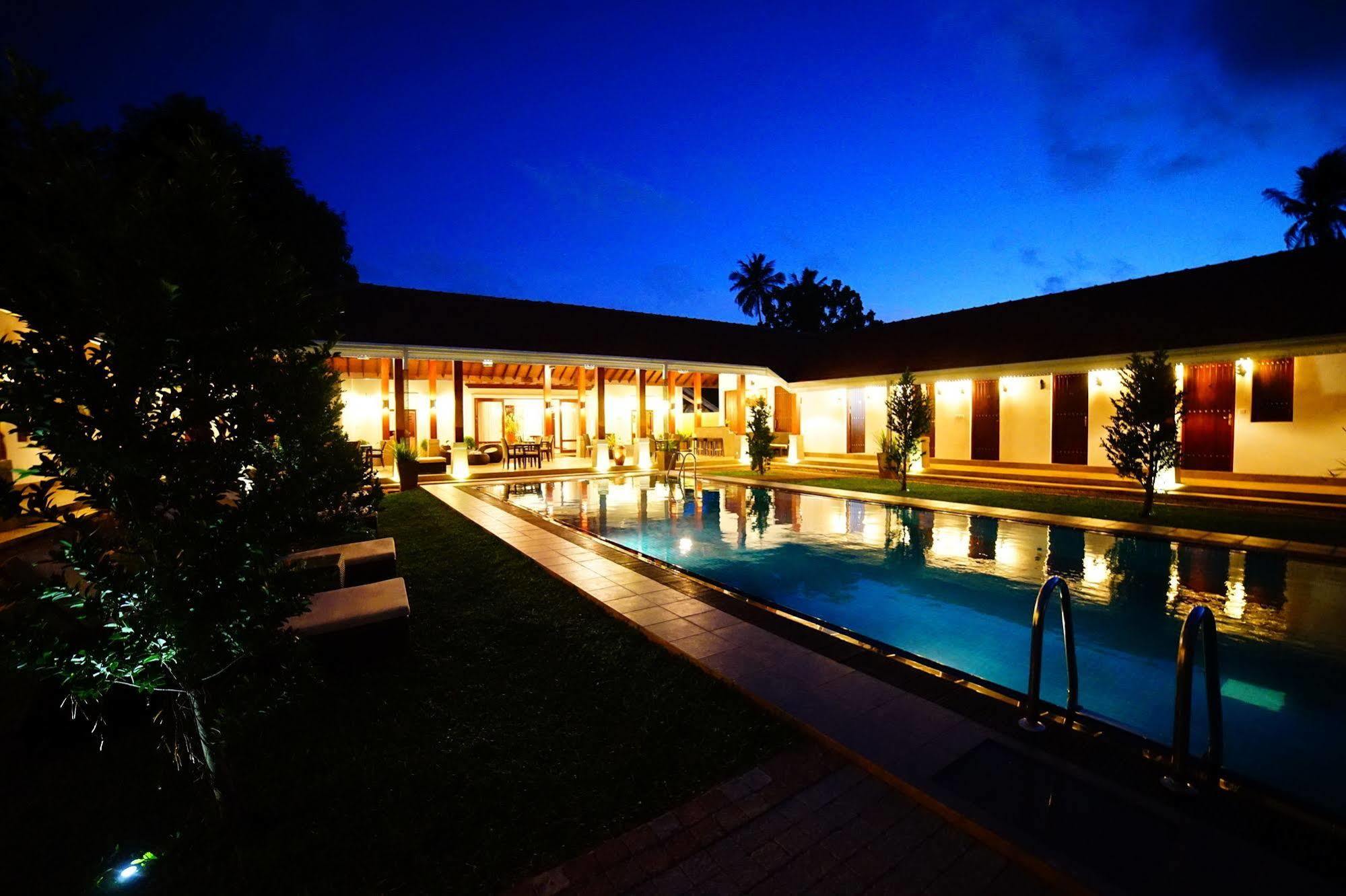 Lespri Grand Hotel Negombo Ngoại thất bức ảnh